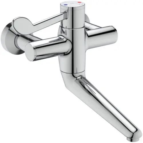 Thermostatarmatur in Chrom, hergestellt von Ideal Standard. Sie verfügt über einen Einhebelgriff zur Temperaturregelung und eine schlanke Auslaufdüse.